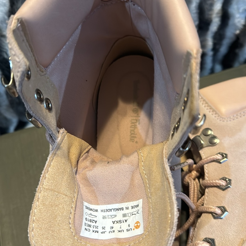 Timberland Carnaby Cool 6 Inch Light Pink Suede Boots Size 9M Worn Once - Picture 10 of 10